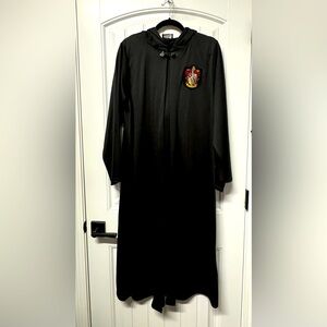Harry Potter Gryffindor robe. Unisex adult Medium. Halloween or cosplay costume